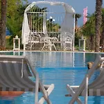 Classic Buggy Hotel 2*