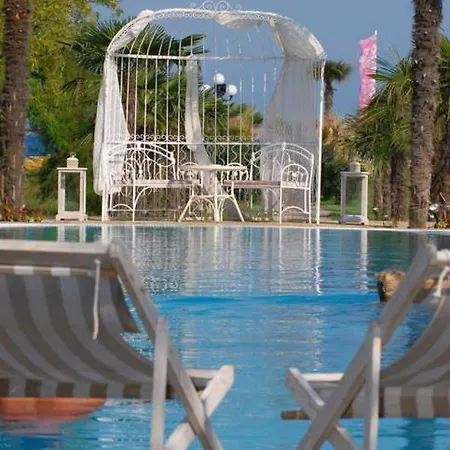 Classic Buggy Hotel 2*