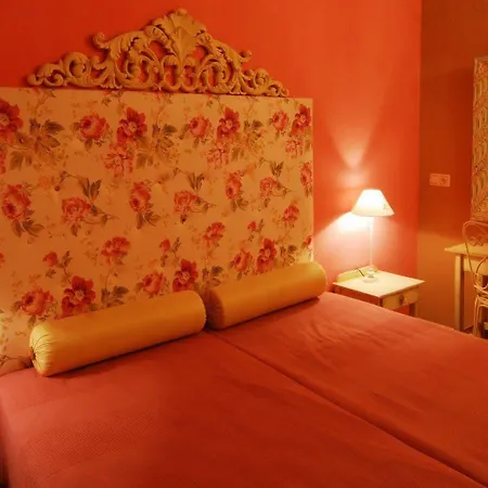 Classic Buggy Hotel 2*