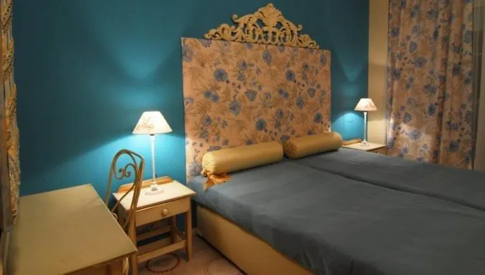 Classic Buggy Hotel 2*